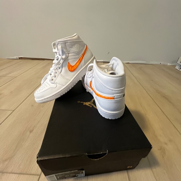 Jordan Other - Jordan 1 MID